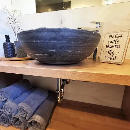 Gschloessl, * 라우리스