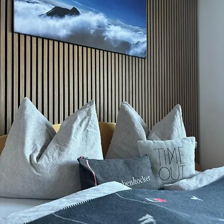 Gschloessl, * Rauris